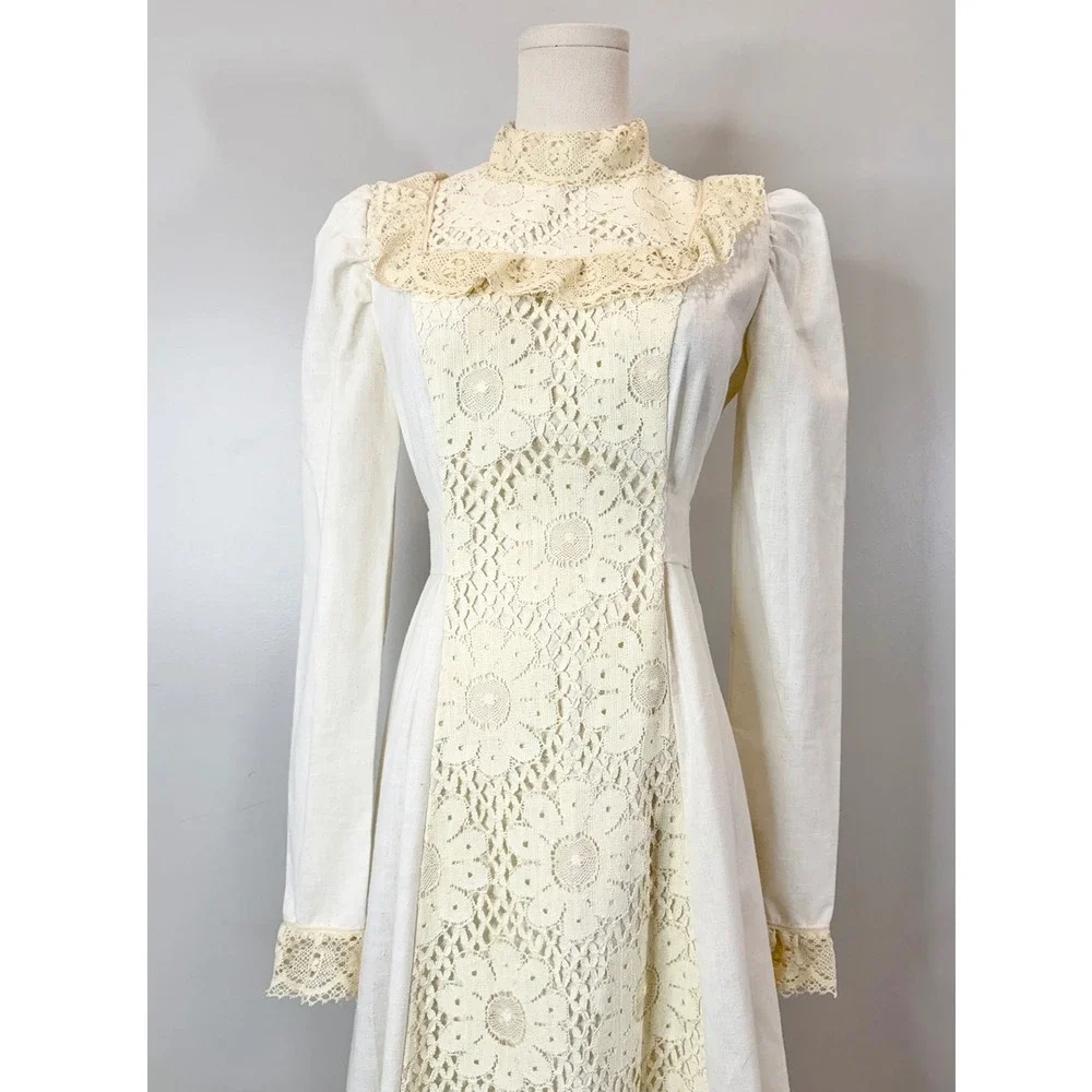 Vintage 1970s Prairie Dress White Cotton Lace Cottagecore Edwardian Victorian M